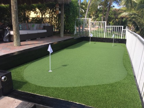 synthetic putting green 