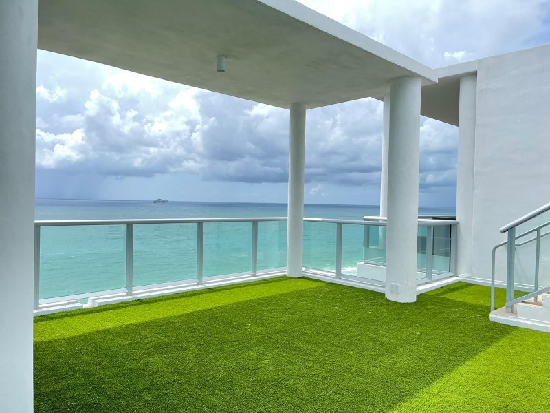 artificial grass on balconies